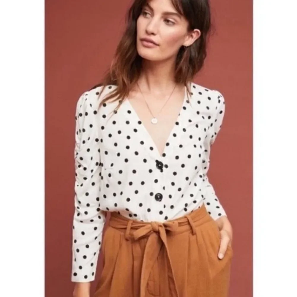 Anthropologie lightweight neck